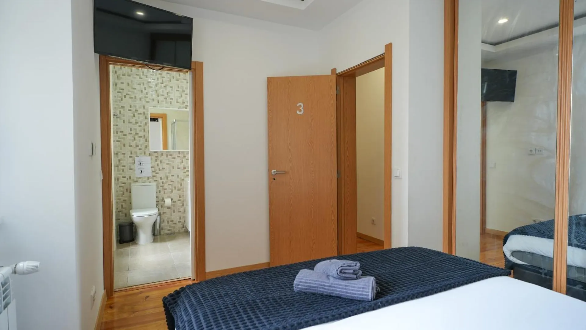 The Cordeiro House - No 67 - 2D - Spacious Three Bedroom Apartment Lisboa Portugal