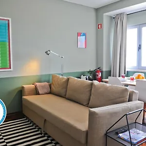 Pop The Cork In By Misha's Place 5b Lisboa